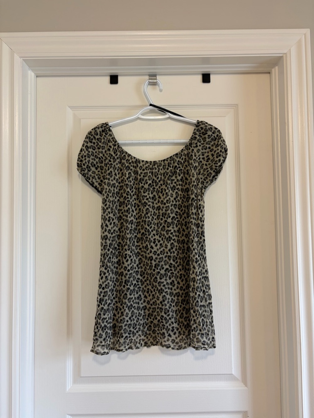 Dana Buchman Olive and Black Leopard Print Short Sleeve Top